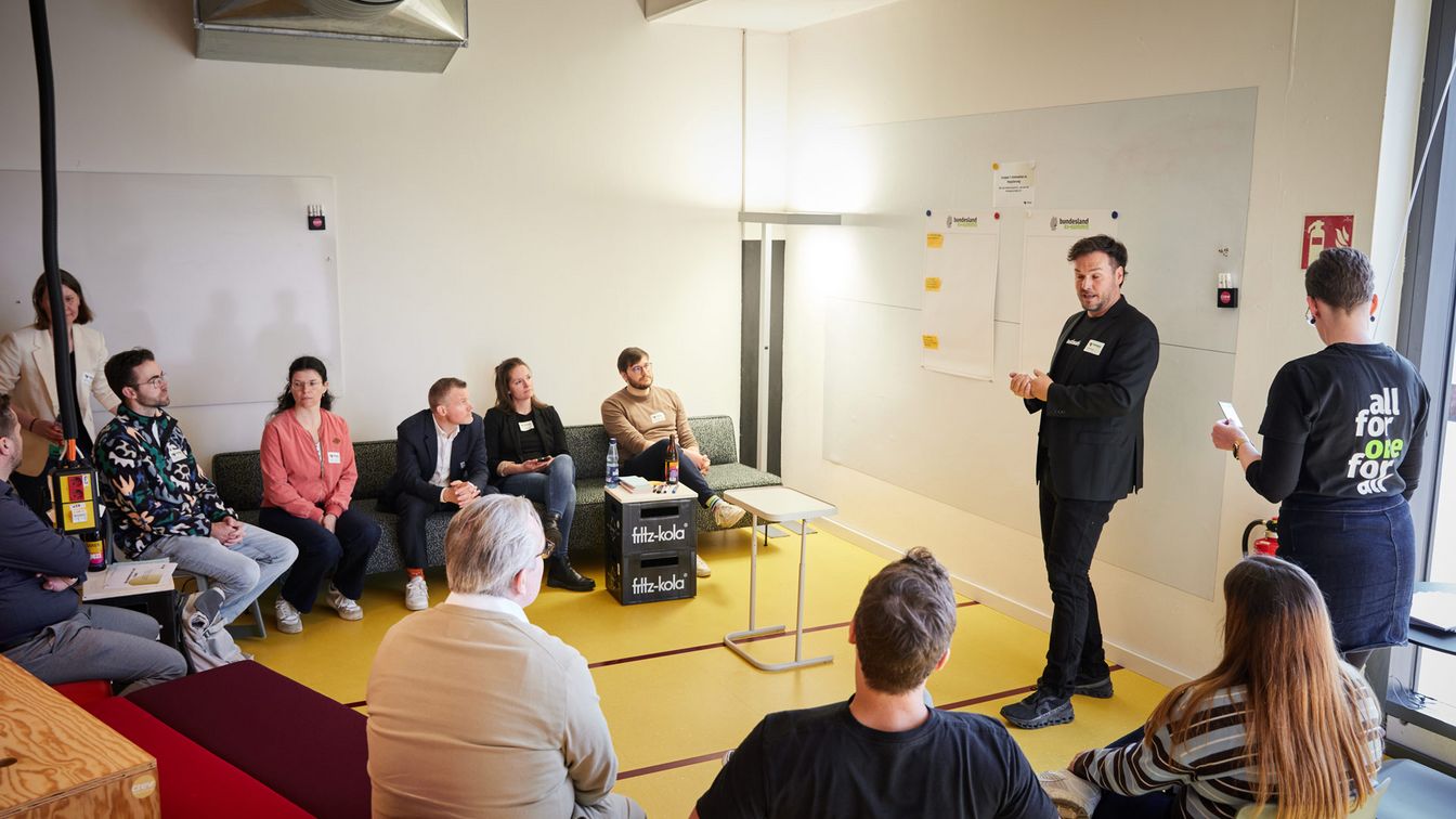 Session in kleinerer Runde beim 1. Bundesland KI-Summit